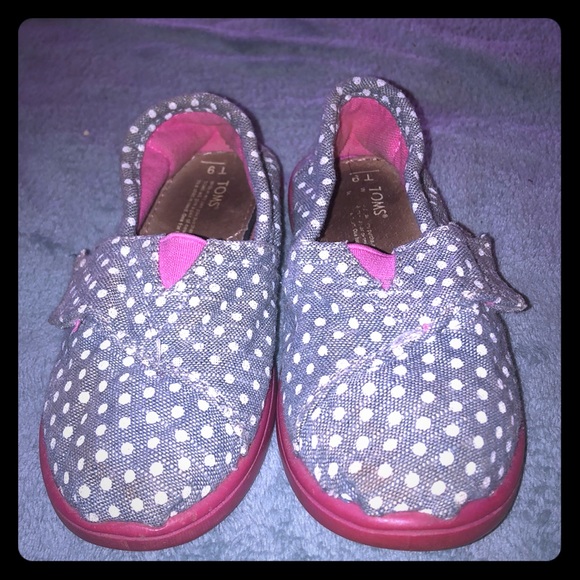 Toddler girl size 9 Toms - Picture 1 of 1
